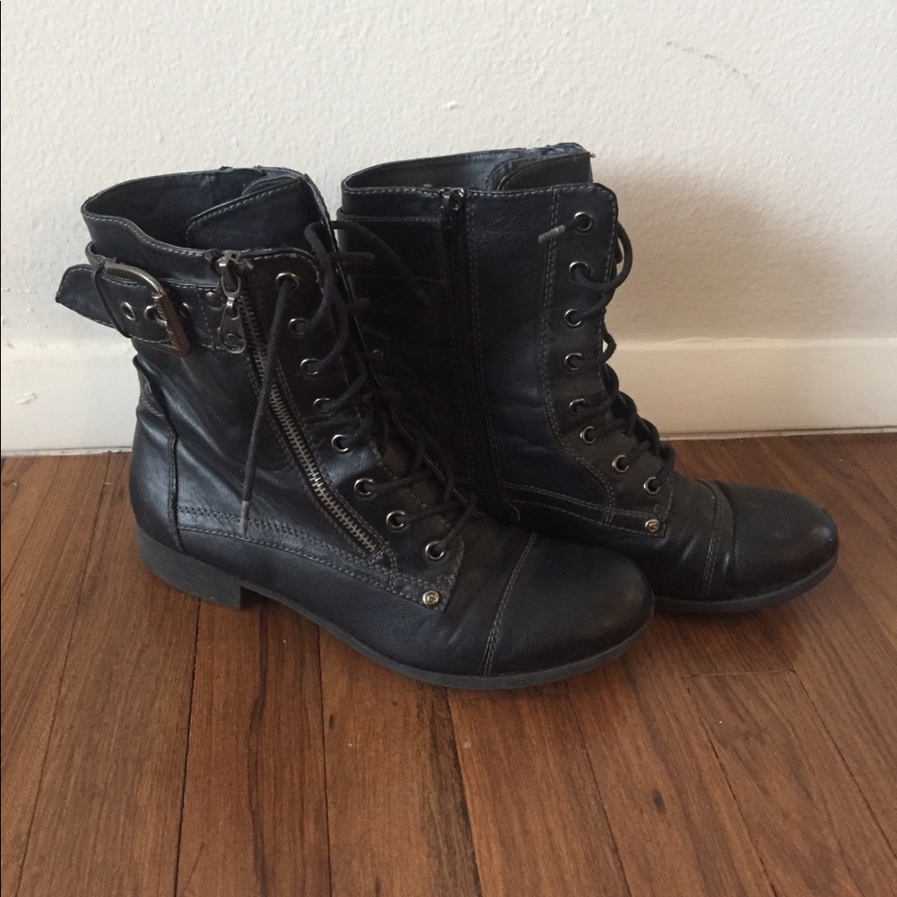 G by GUESS Women’s 8 1/2 Black Combat Boots